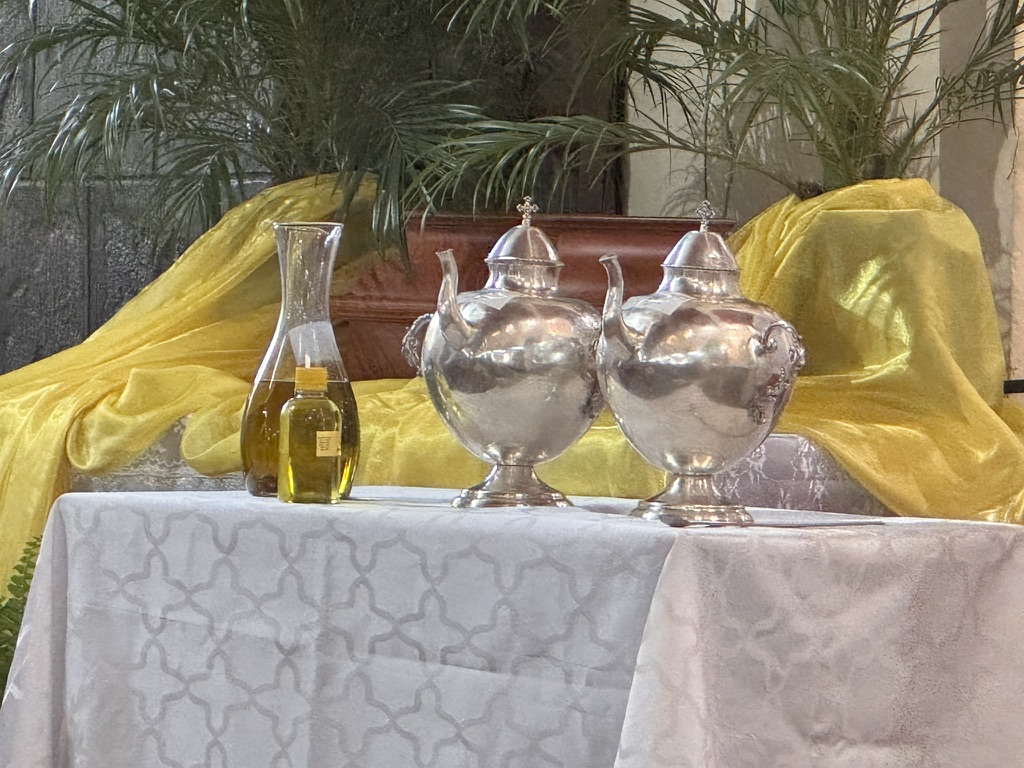 La Catedral de Guaranda vivió la Misa Crismal el Jueves Santo