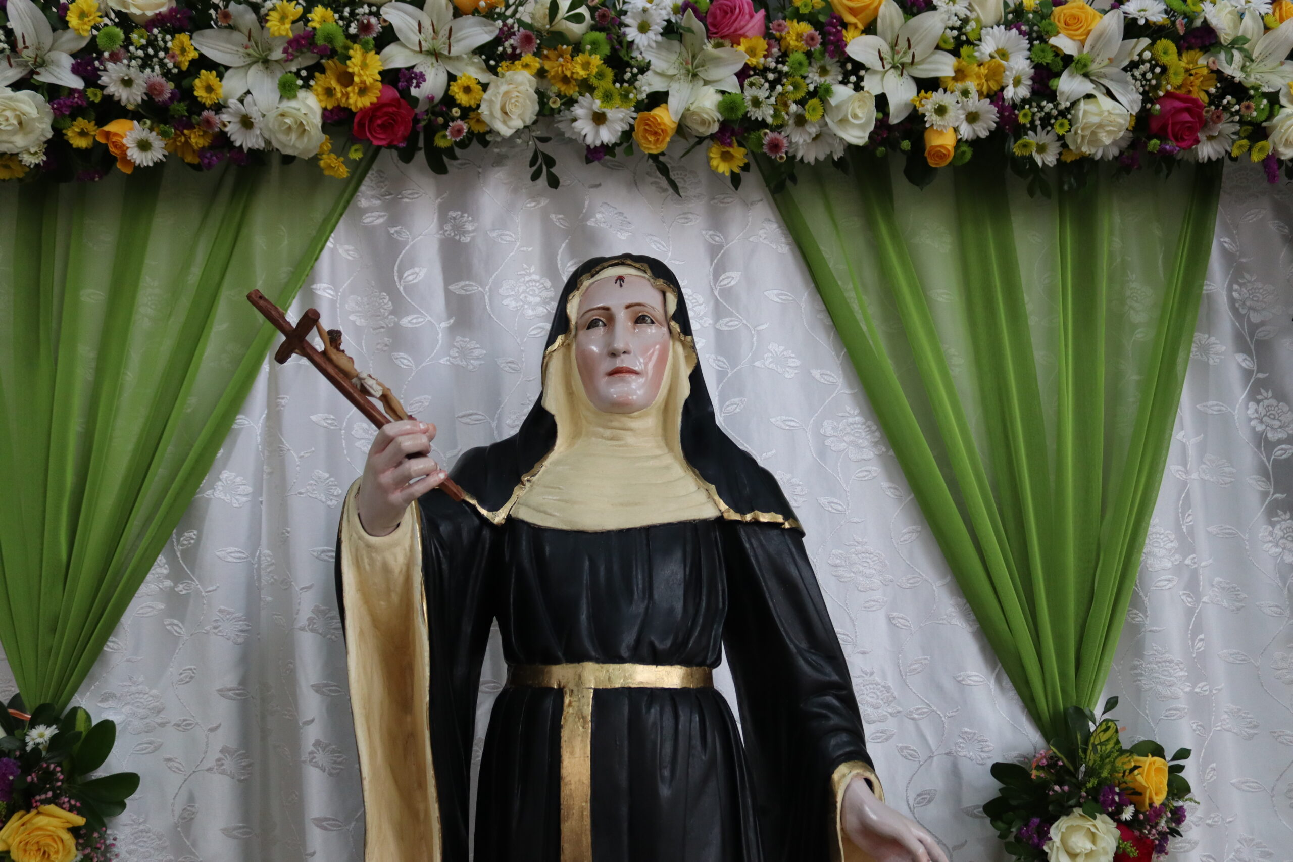 Multitudinaria celebración en honor a Santa Rita de Casia en Chillanes