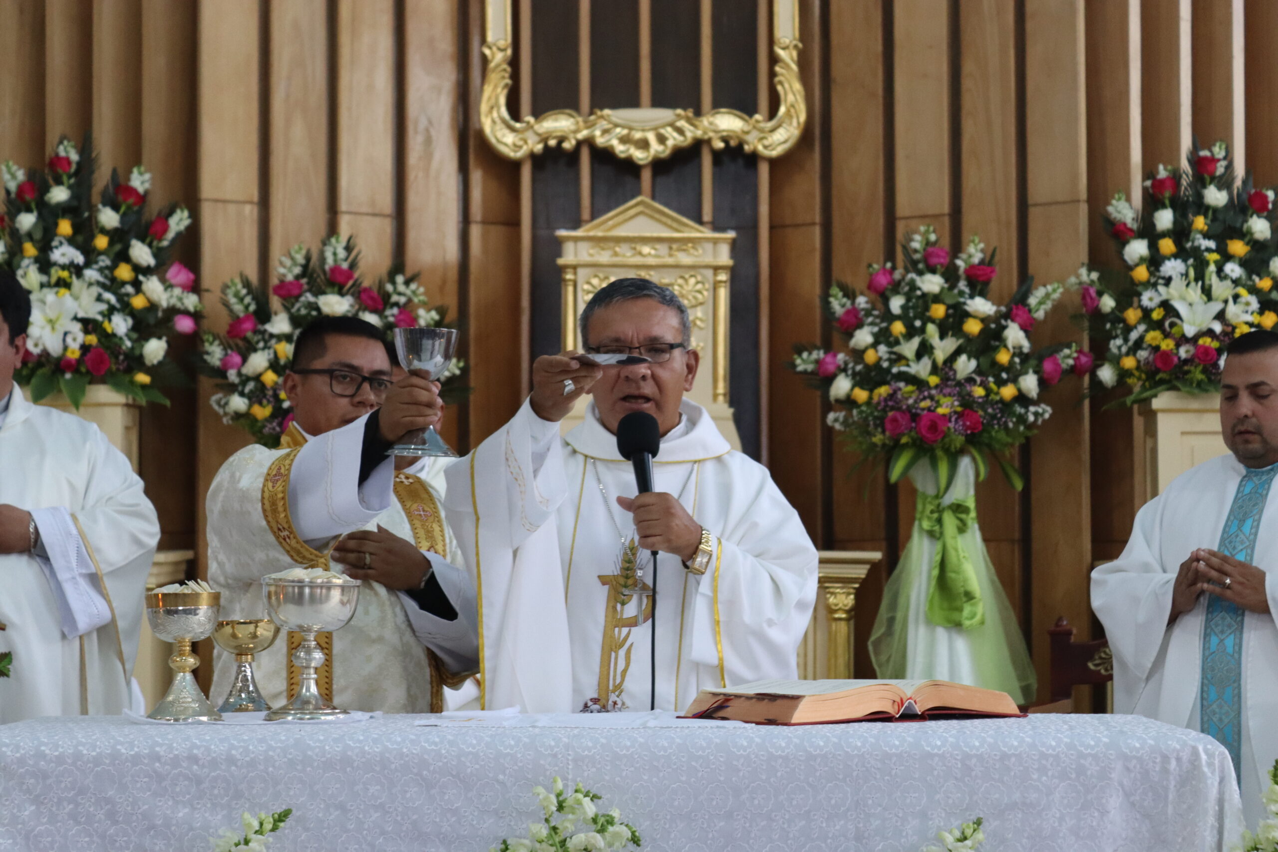 Multitudinaria celebración en honor a Santa Rita de Casia en Chillanes