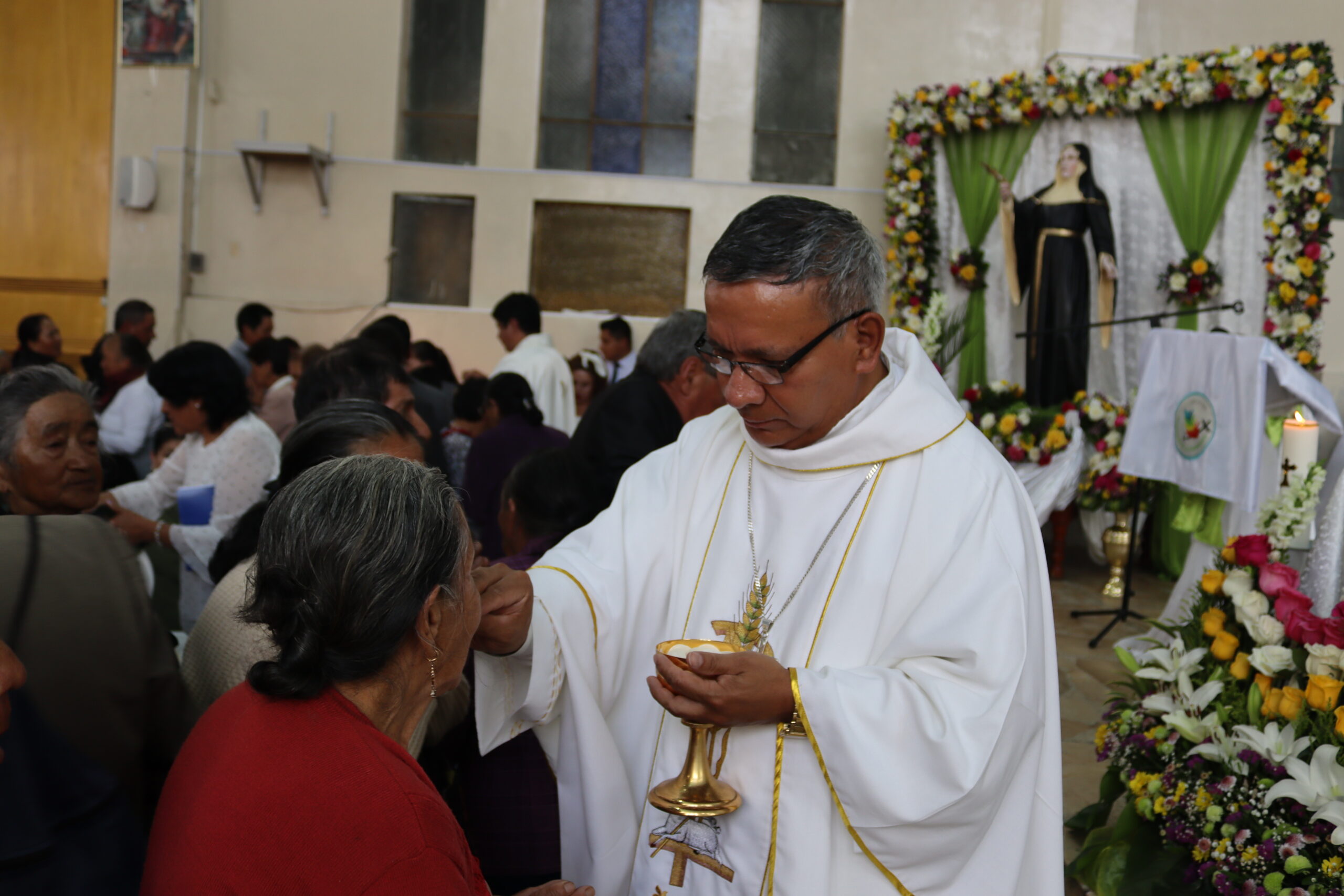 Multitudinaria celebración en honor a Santa Rita de Casia en Chillanes