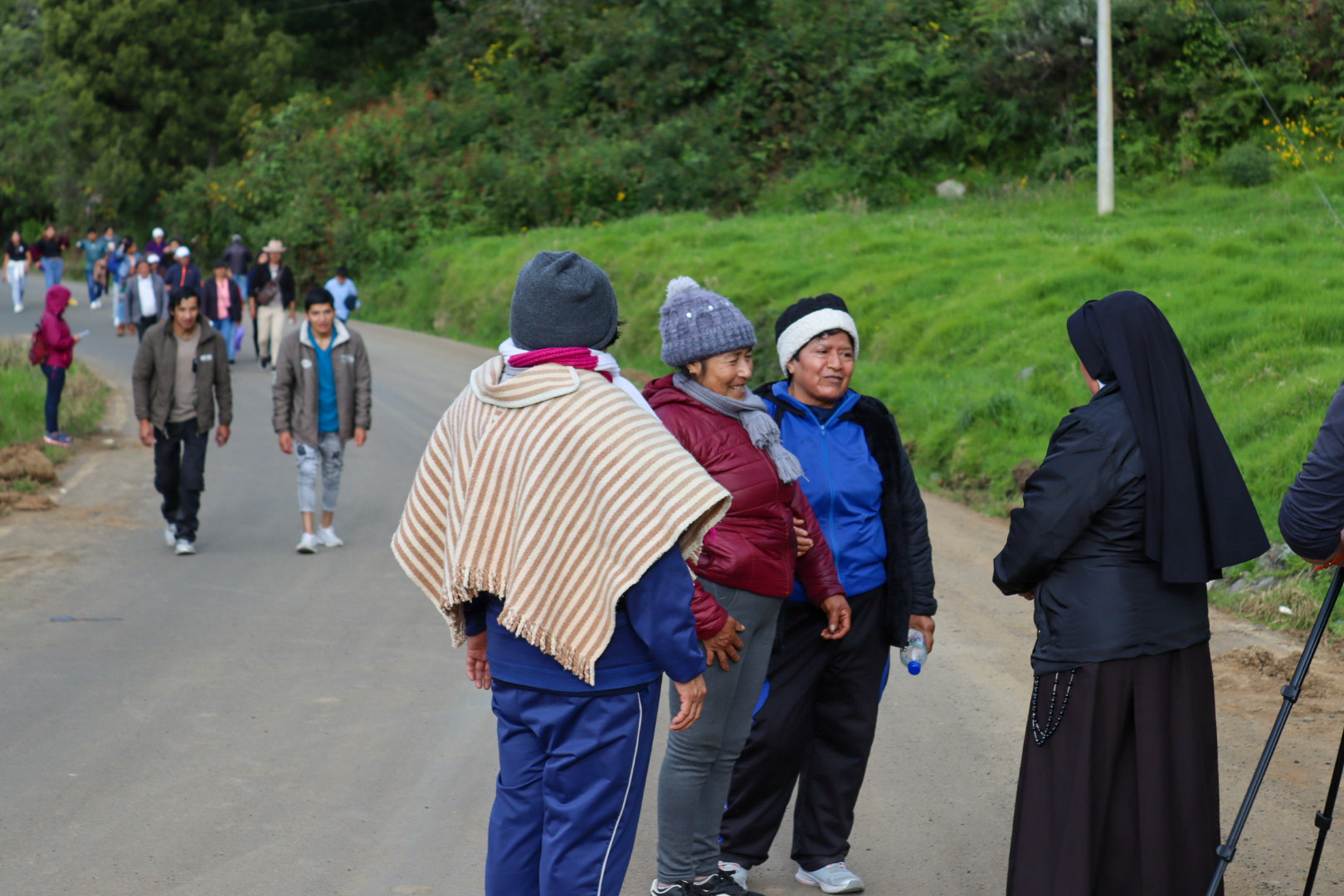 Caminata de fe al Monasterio de Lourdes reúne a más de 2000 peregrinos desde San Miguel