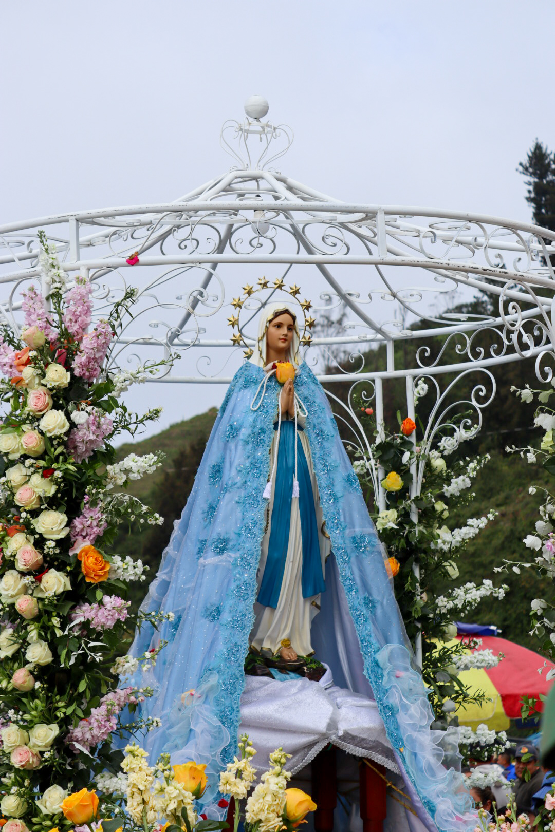 Caminata de fe al Monasterio de Lourdes reúne a más de 2000 peregrinos desde San Miguel