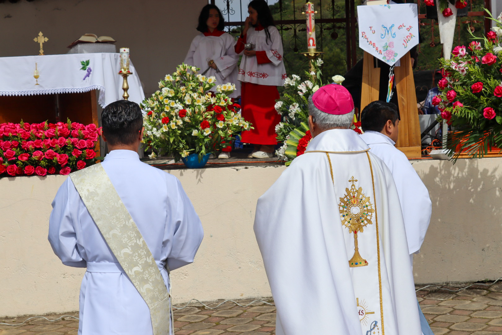 Caminata de fe al Monasterio de Lourdes reúne a más de 2000 peregrinos desde San Miguel
