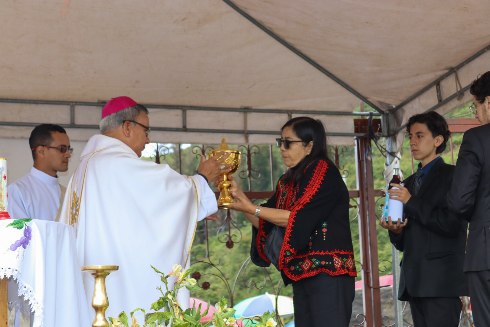 Caminata de fe al Monasterio de Lourdes reúne a más de 2000 peregrinos desde San Miguel