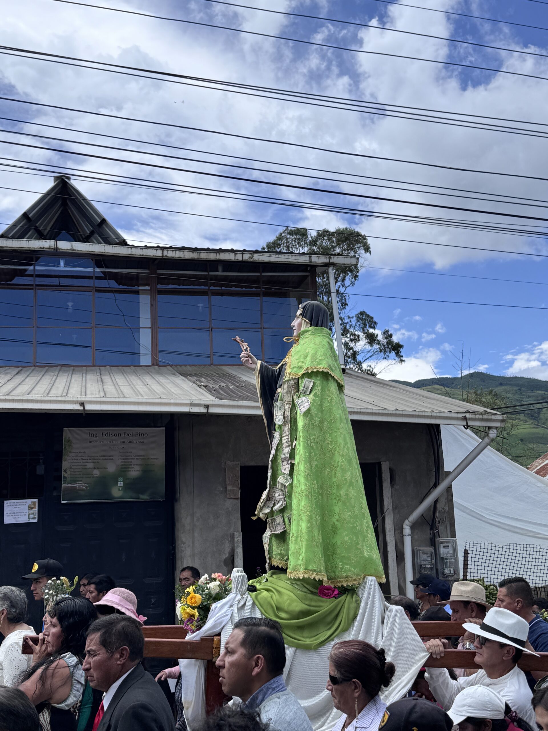 Multitudinaria celebración en honor a Santa Rita de Casia en Chillanes