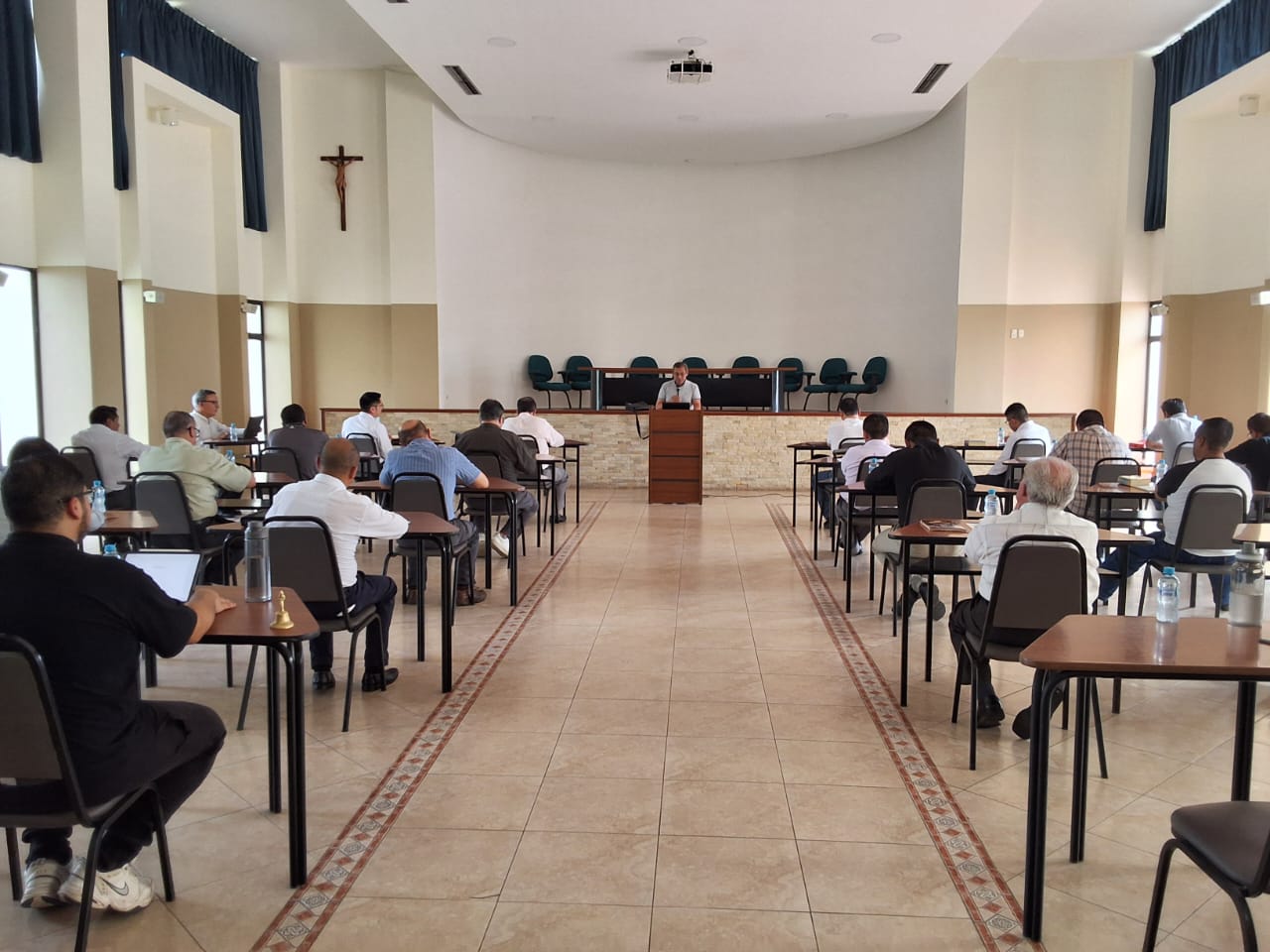 CLERO DE GUARANDA VIVIÓ RETIRO ESPIRITUAL EN GUAYAQUIL