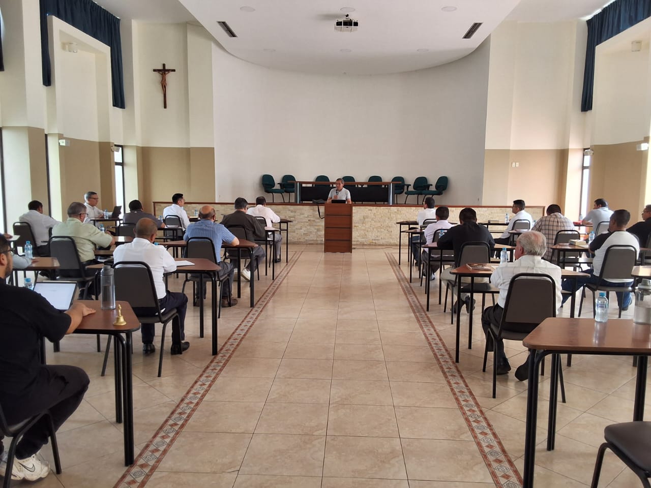 CLERO DE GUARANDA VIVIÓ RETIRO ESPIRITUAL EN GUAYAQUIL