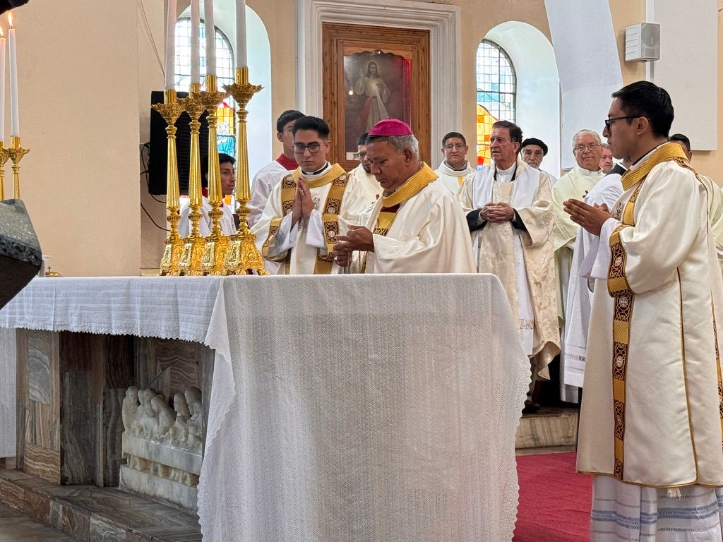 La Catedral de Guaranda vivió la Misa Crismal el Jueves Santo