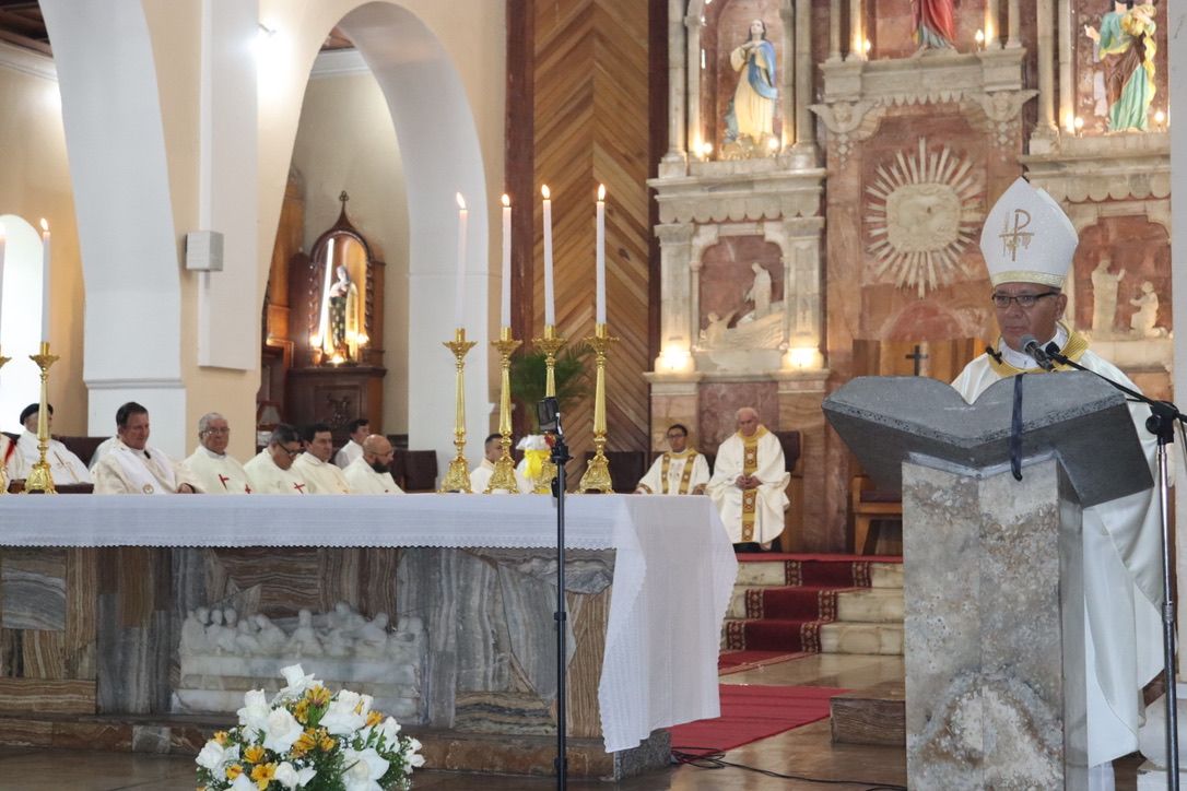 La Catedral de Guaranda vivió la Misa Crismal el Jueves Santo
