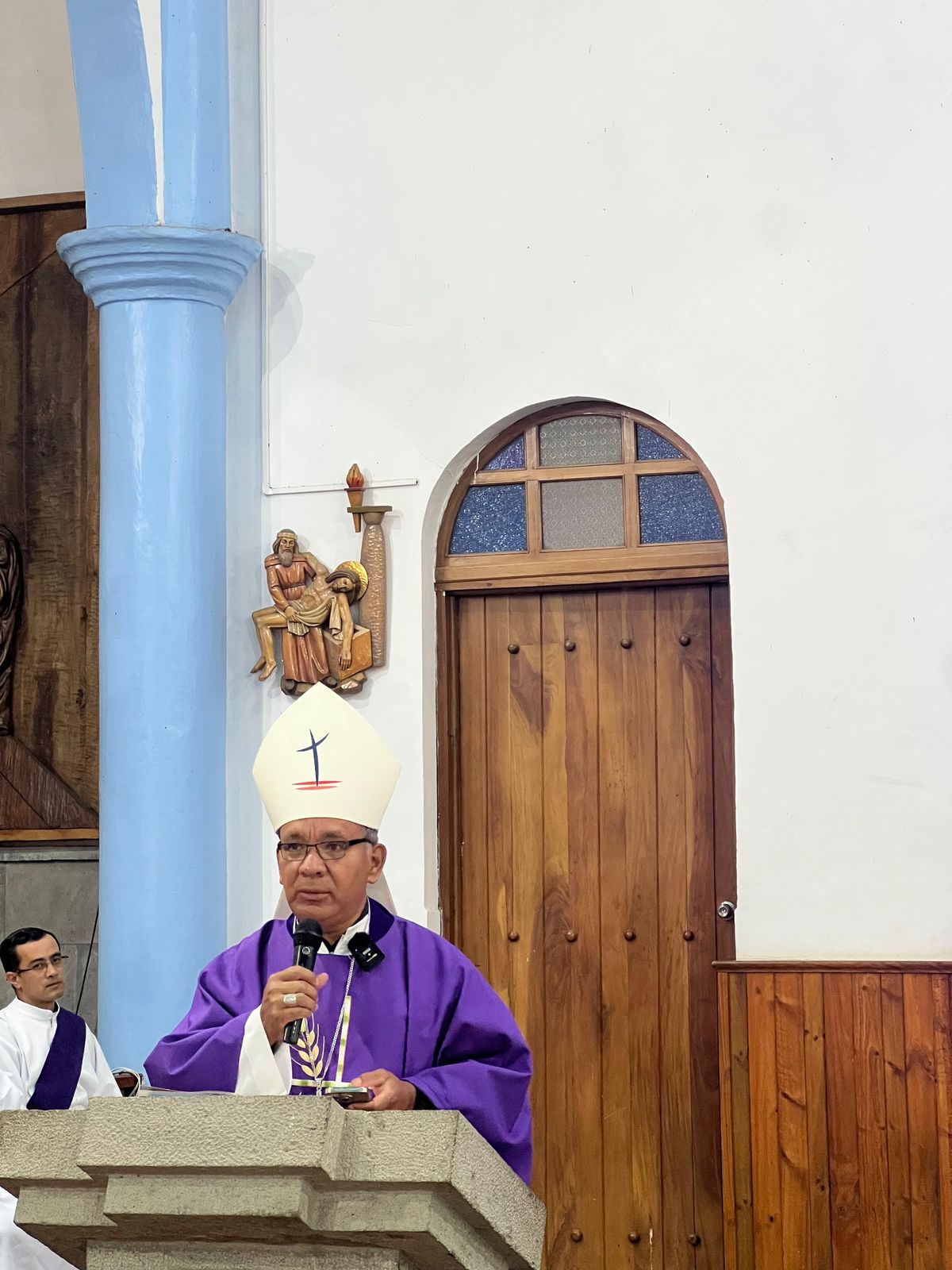 Misa de sufragio por el alma del Papa Francisco en el Santuario Nacional El Guayco