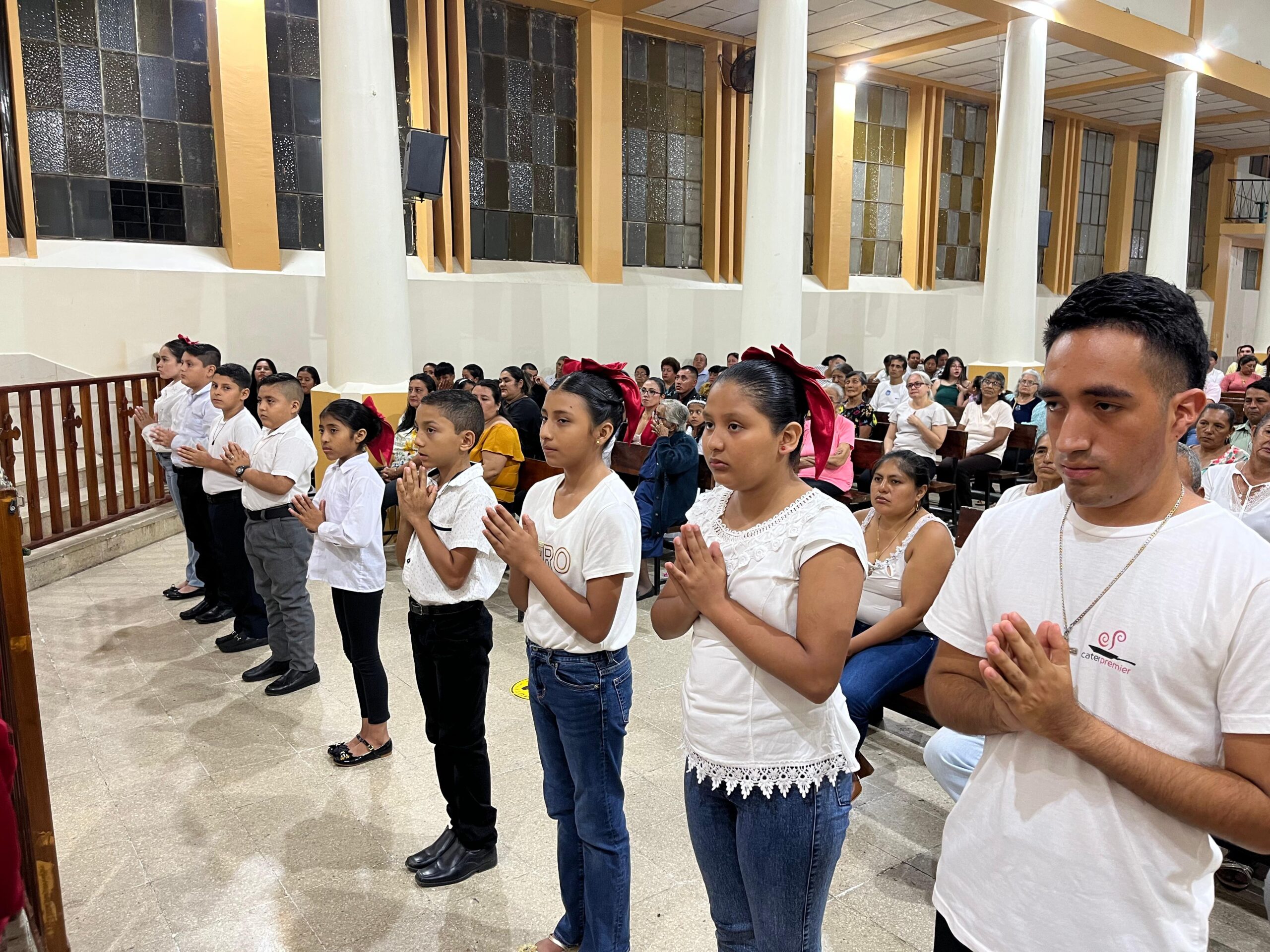 NUEVE NIÑOS SE INSTITUYERON COMO MONAGUILLOS EN LA PARROQUIA SAN VICENTE FERRER DE ECHEANDÍA