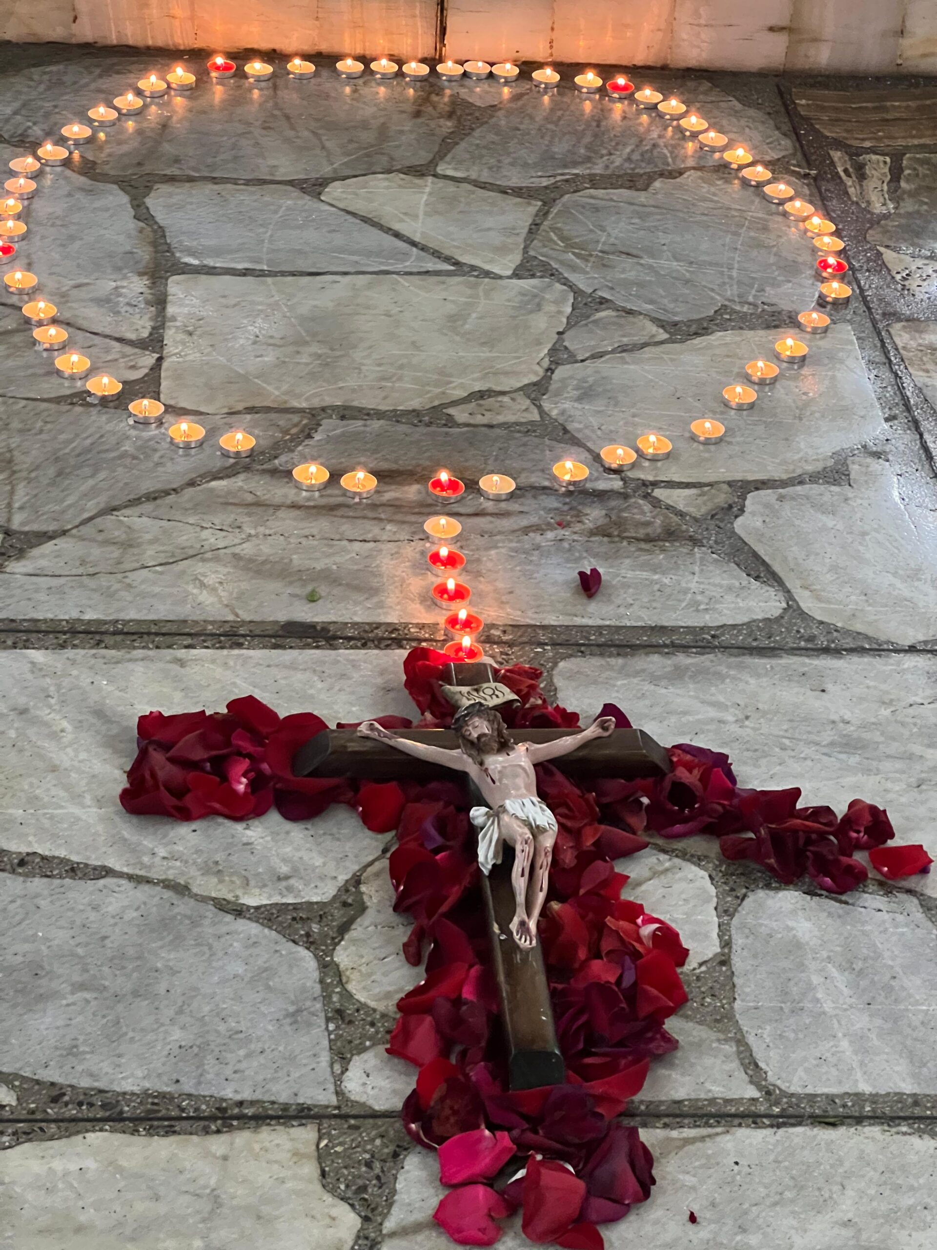 Guaranda despide el Mes de María con fervor: Rosario de la Aurora y Misa presidida por Monseñor Hermenegildo Torres Asanza