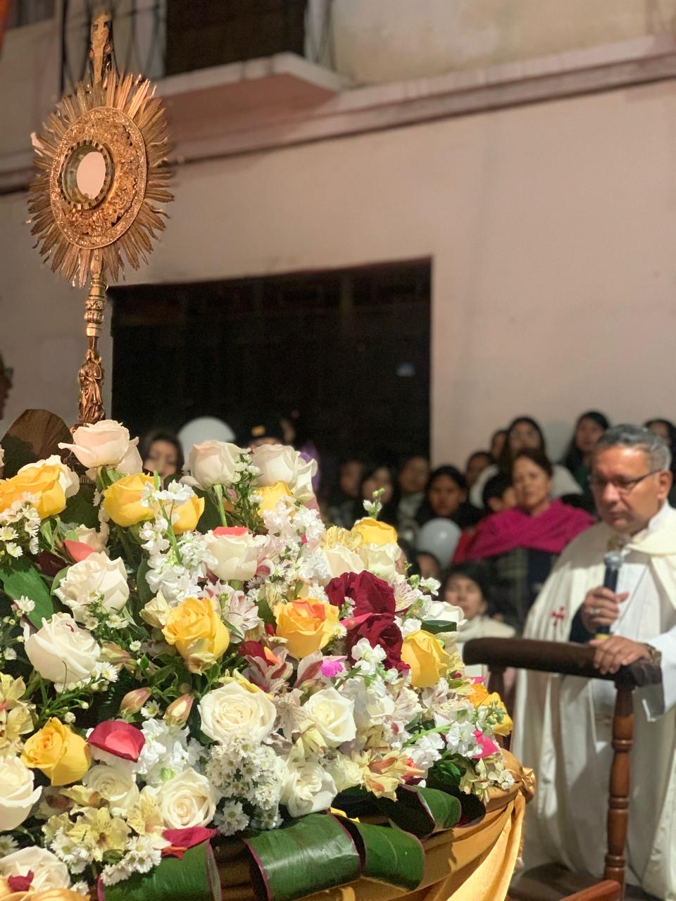 Guaranda celebró la Solemnidad de Corpus Christi con una luminosa procesión eucarística