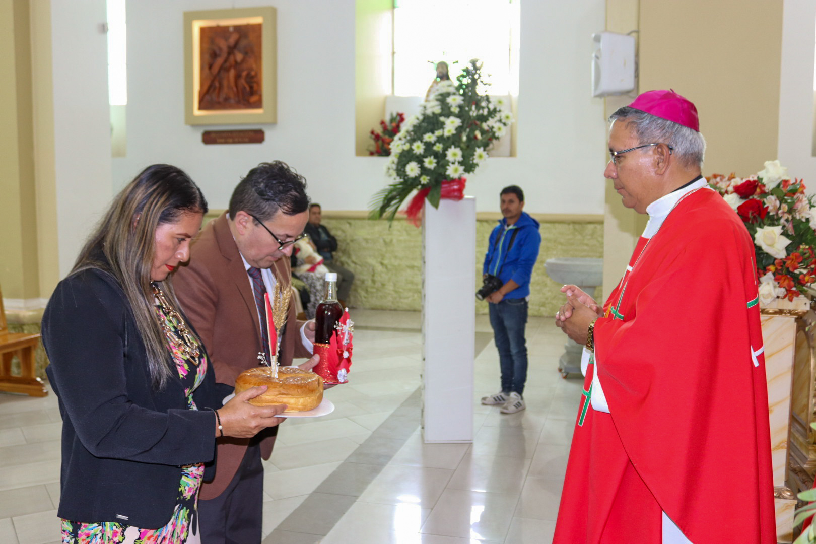 El Espíritu Santo en medio de su pueblo: 61 adolescentes fueron confirmados en la parroquia Arcángel San Miguel