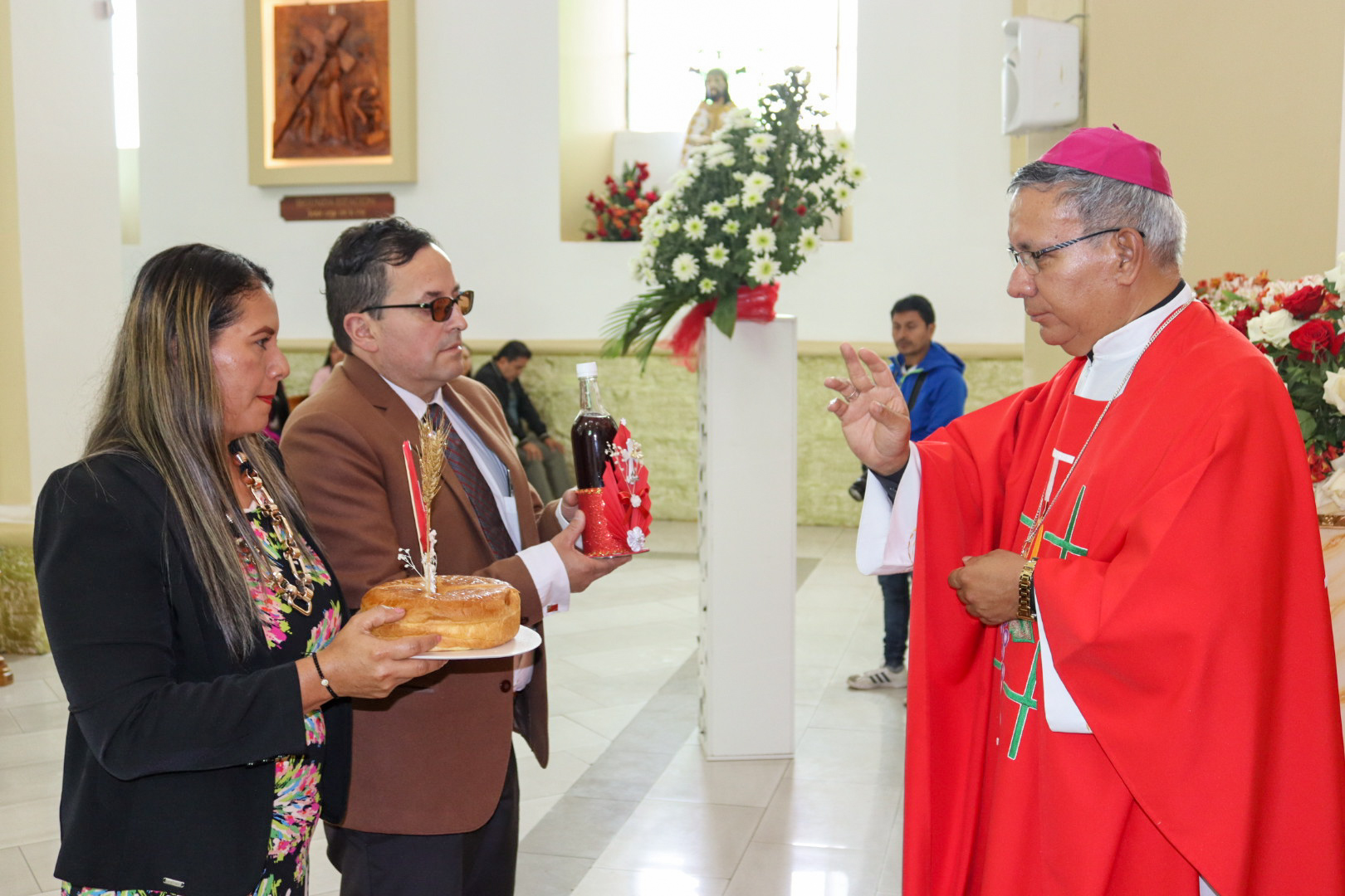El Espíritu Santo en medio de su pueblo: 61 adolescentes fueron confirmados en la parroquia Arcángel San Miguel