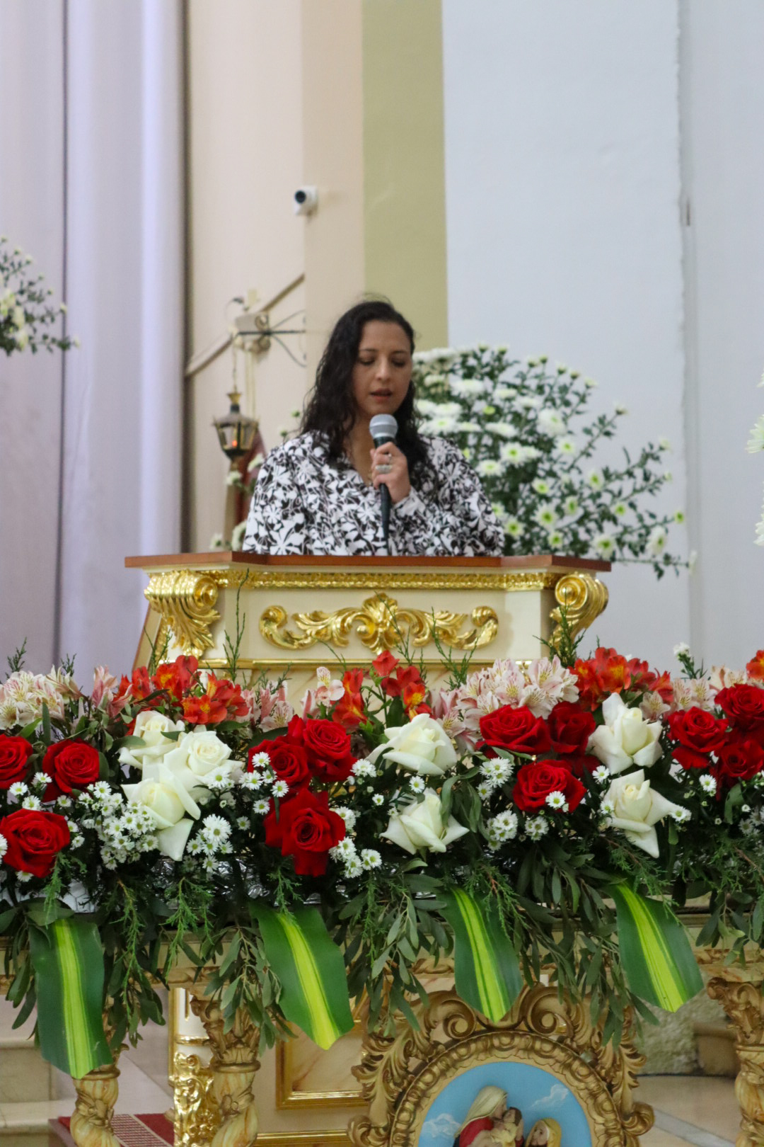 El Espíritu Santo en medio de su pueblo: 61 adolescentes fueron confirmados en la parroquia Arcángel San Miguel