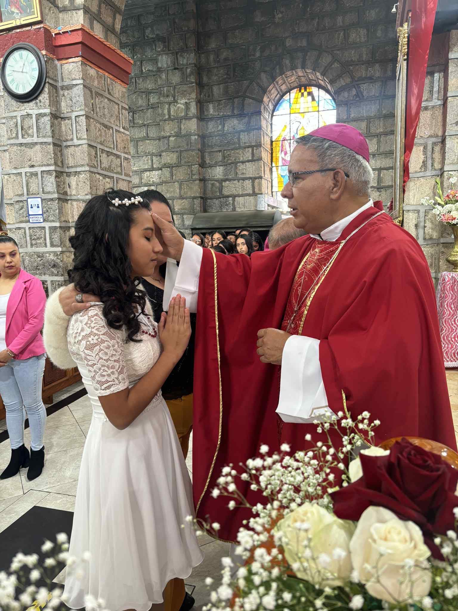 Jóvenes de la parroquia San José de Chimbo recibieron el sacramento de la Confirmación en el Santuario Señor de la Divina Justicia