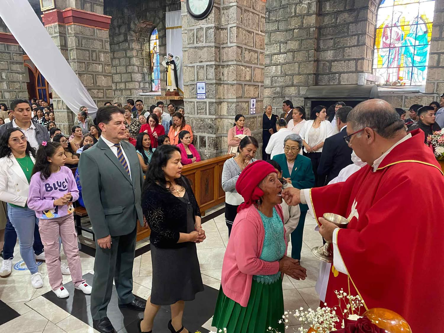 Jóvenes de la parroquia San José de Chimbo recibieron el sacramento de la Confirmación en el Santuario Señor de la Divina Justicia