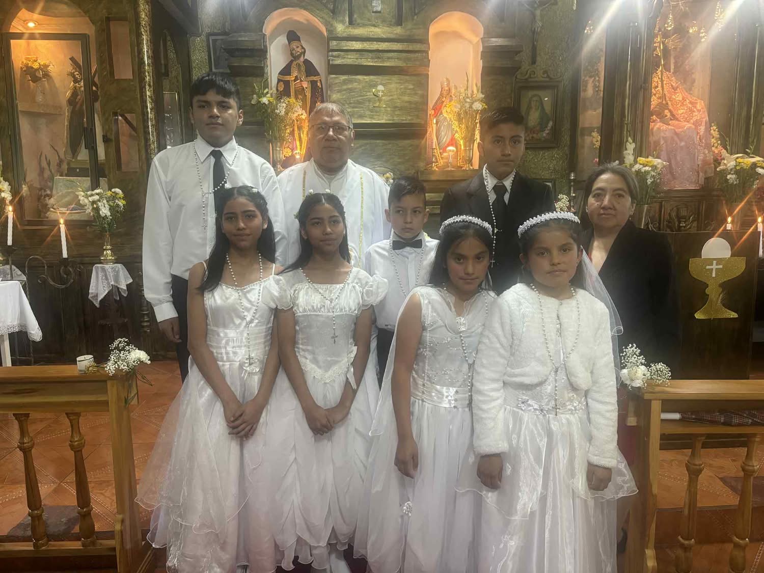 Niños de la parroquia San José de Chimbo recibieron por primera vez a Jesús Eucaristía