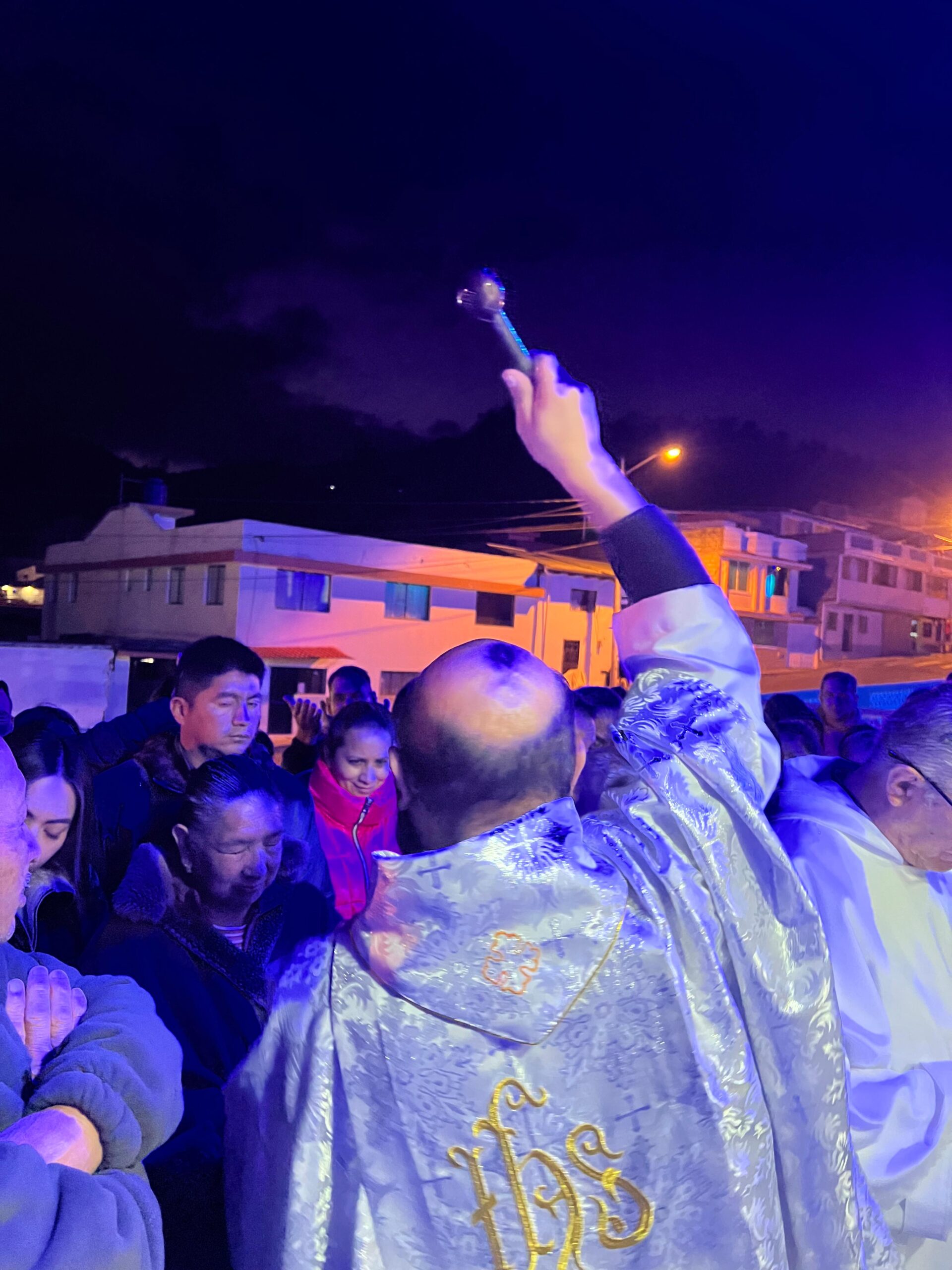 Santa Fe celebra la bendición de un nuevo oratorio en honor a Jesús del Gran Poder y la Virgen del Quinche