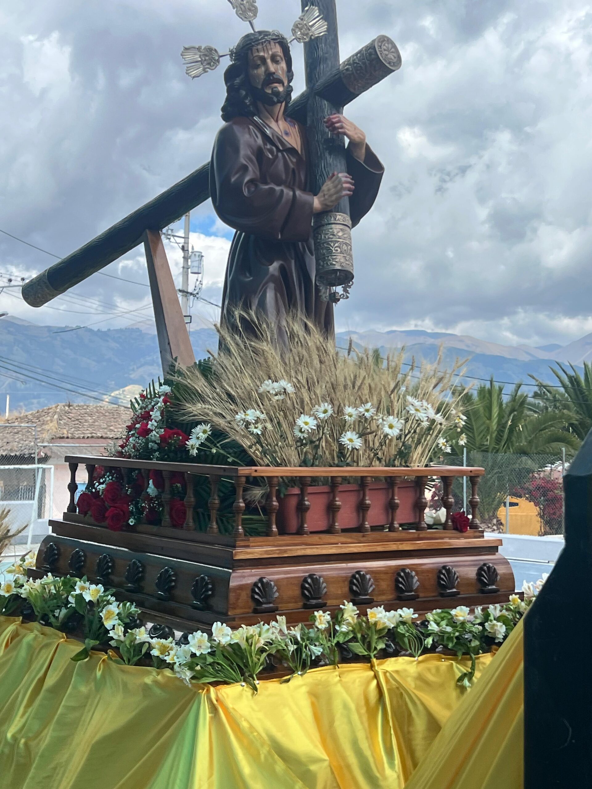 Santa Fe: Guaranda celebra con devoción a Jesús del Gran Poder