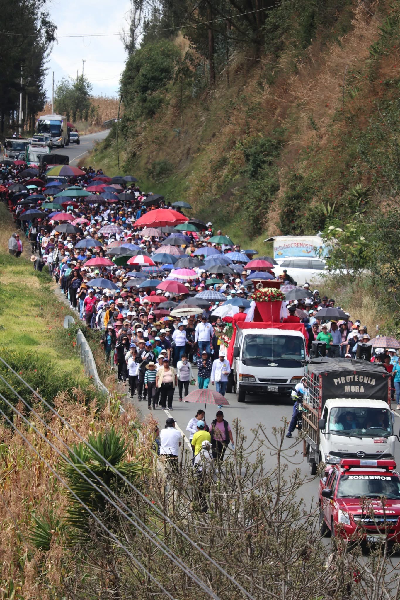 Caminata de fe al Santuario del Señor de la Divina Justicia reunió a miles de corazones creyentes
