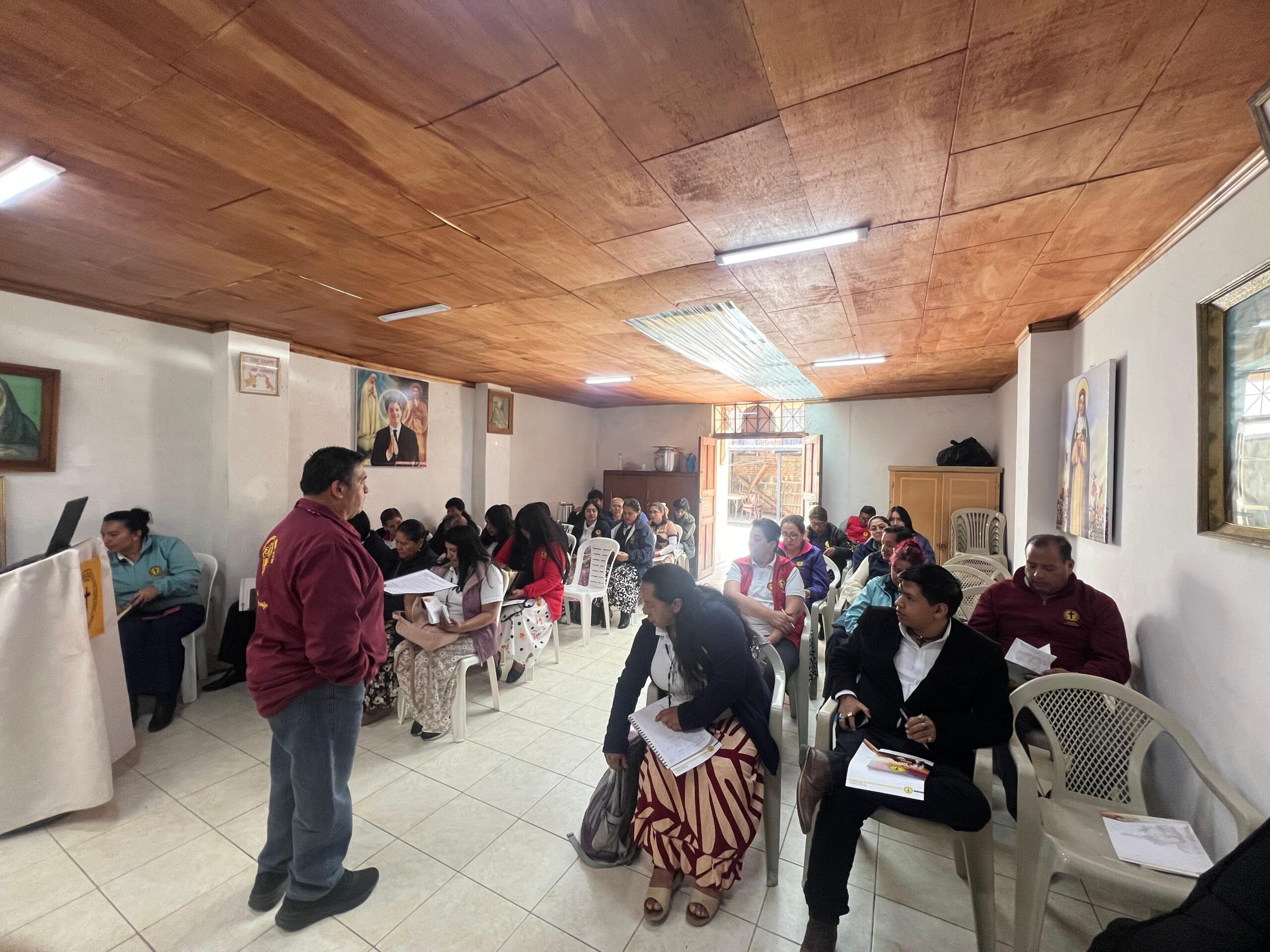 Formación con espíritu: Taller del Movimiento Juan XXIII fortaleció la fe en San Pedro Apóstol
