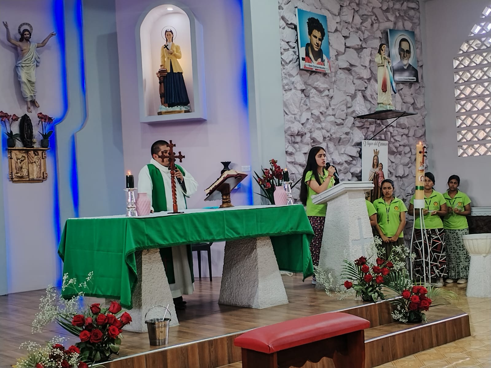 Juventud de Guaranda vive un retiro transformador en las naves