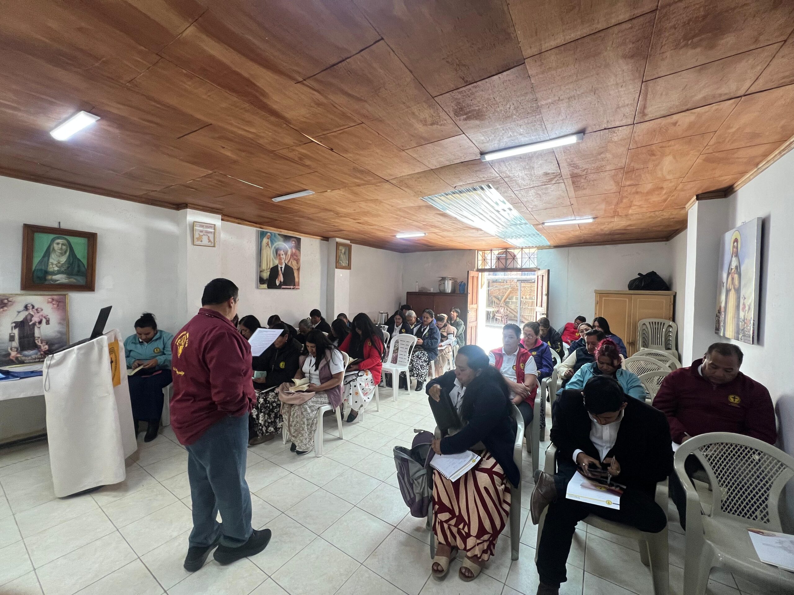 Formación con espíritu: Taller del Movimiento Juan XXIII fortaleció la fe en San Pedro Apóstol