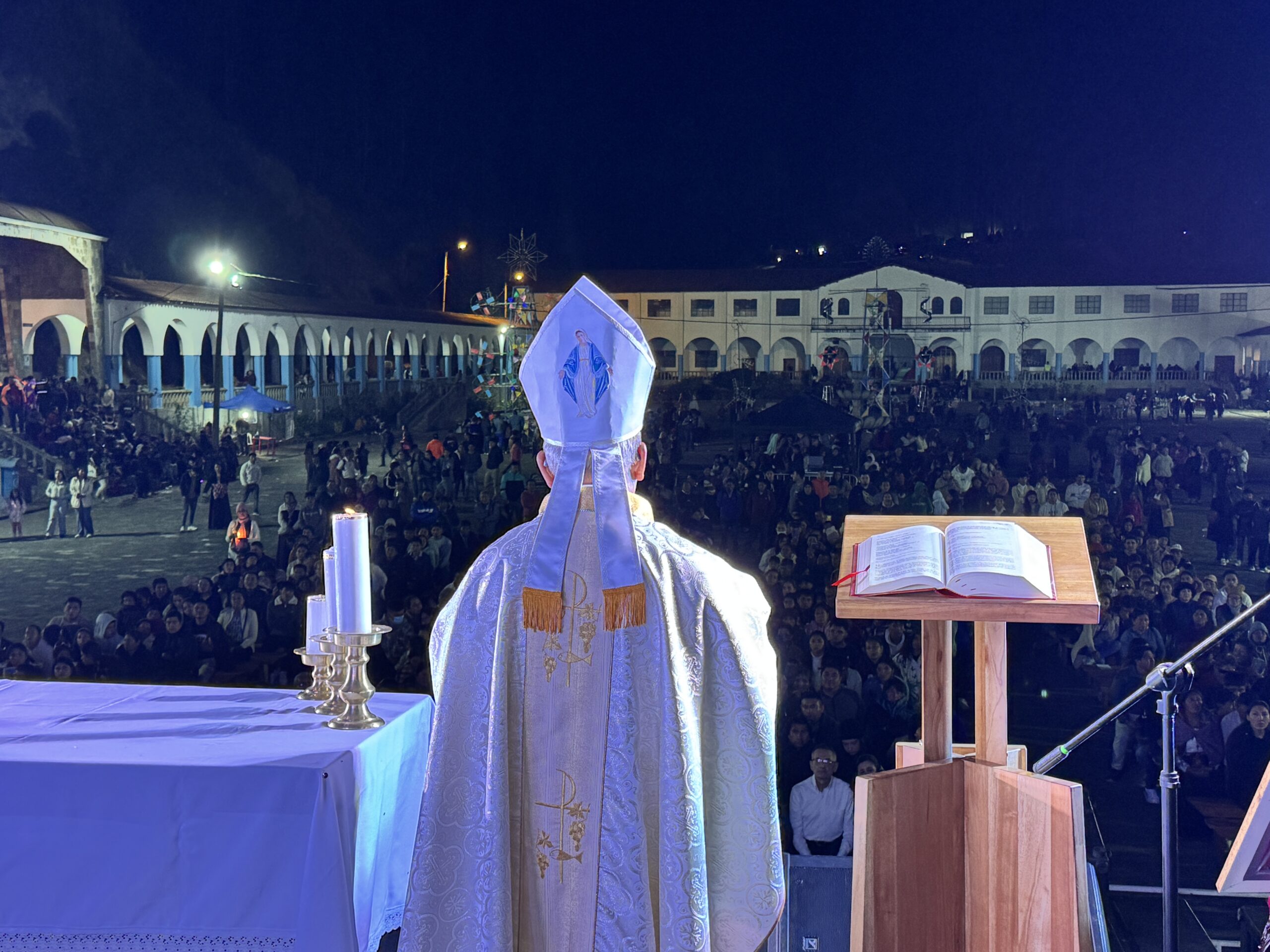 Vísperas solemnes en honor a María Natividad del Guayco