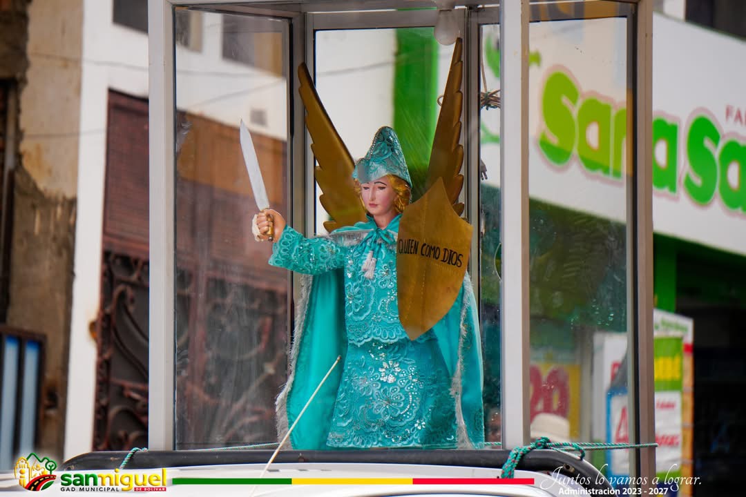 Procesión de los Arcángeles en honor a San Miguel