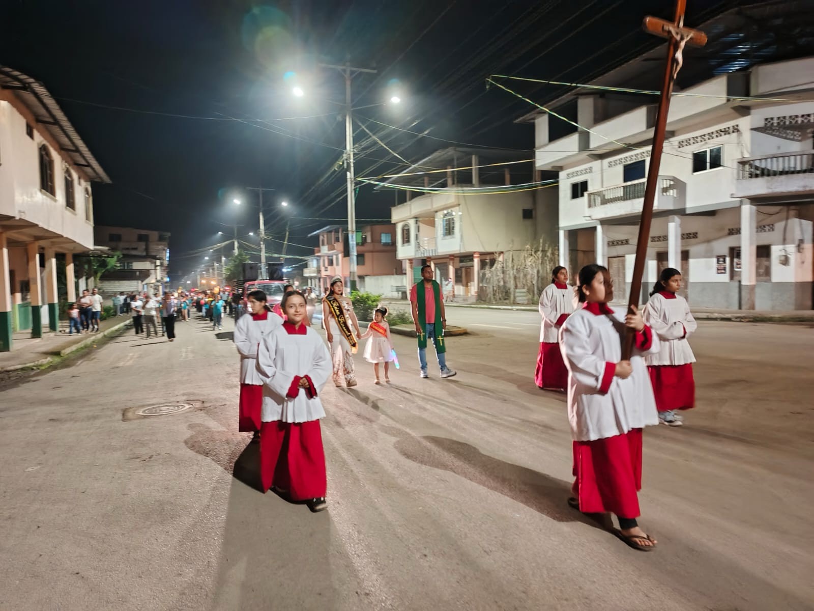 Entronización con Faroles en Honor a Jesús del Gran Poder en San Luis de Pambil