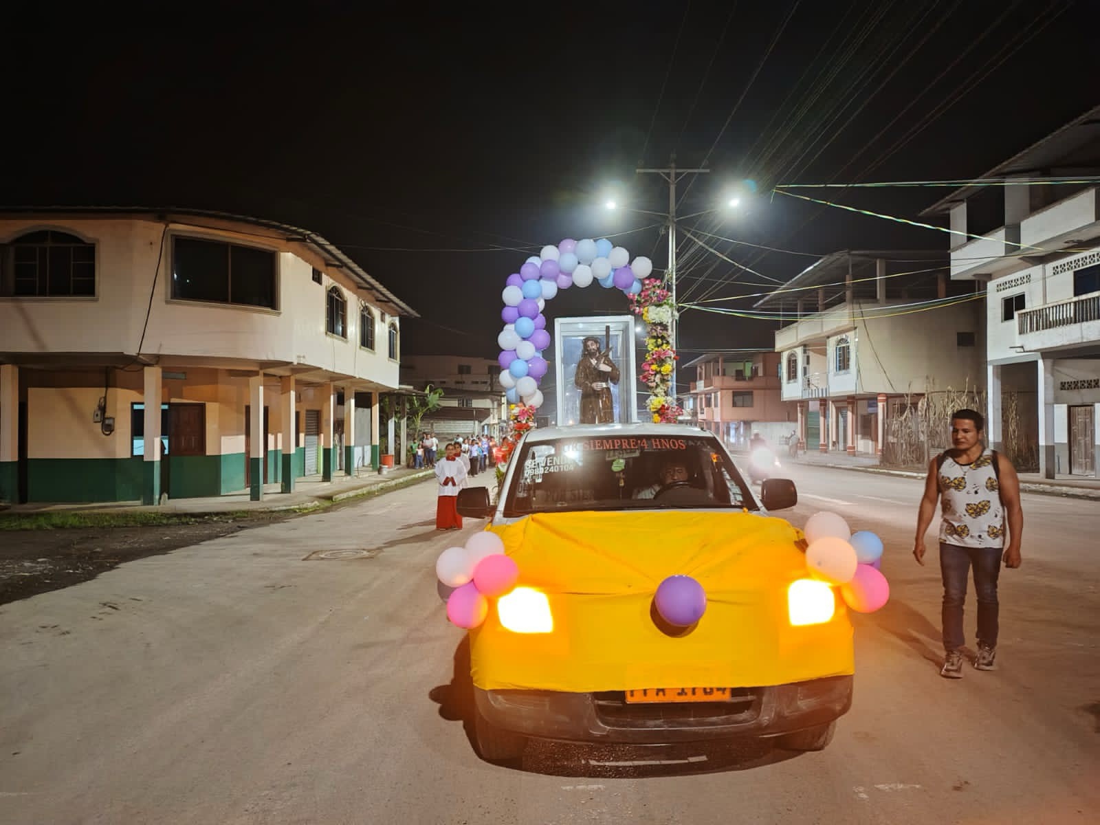 Entronización con Faroles en Honor a Jesús del Gran Poder en San Luis de Pambil